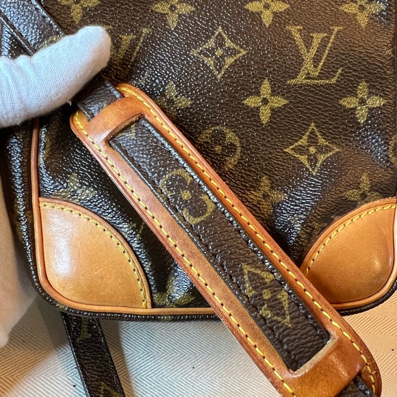 LOUIS VUITTON Danube Monogram Crossbody Bag - Picture 9 of 14